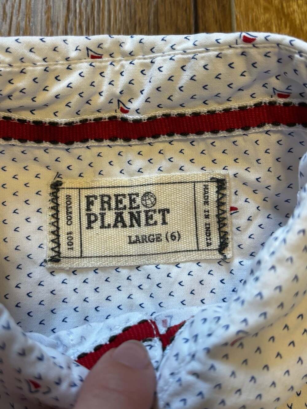Free Planet Button Down Shirt Size Large (6) White Sailboat Print - Picture 3 of 8
